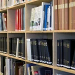 من الأمثلة على كتب التفسير بالرأي: دليل شامل للباحثين