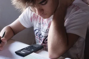 من العوامل التي تساعد على اتخاذ القرار السليم القدرة على التفكير