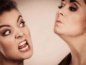 حالات واتس قصف جبهات للبنات