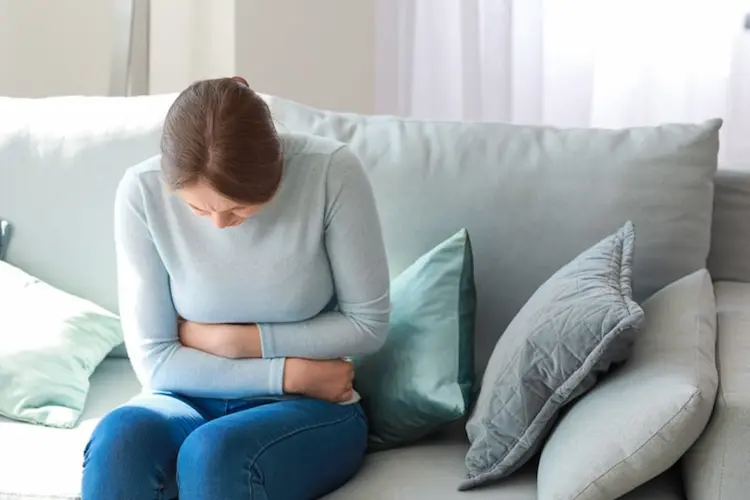 كيف أفرق بين مغص التبويض ومغص الحمل