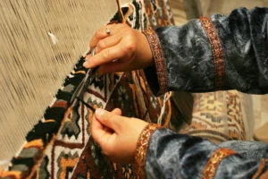 كيف يمكن الحفاظ على الصناعات التقليدية