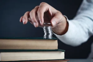 أبرز 10 كتب في الوعي المالي